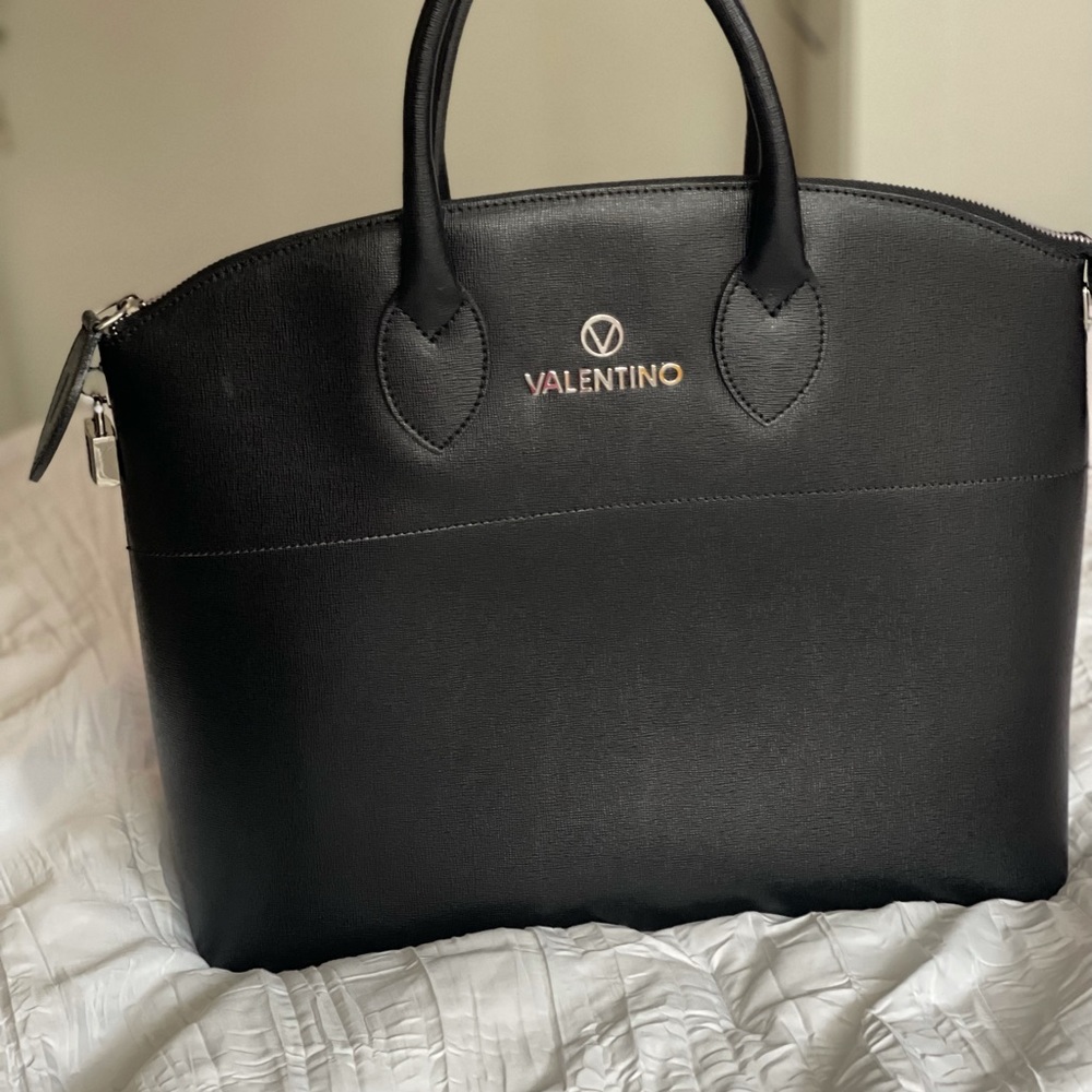 Authentic Valentino Bravia leather purse